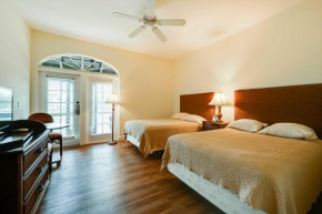 Naples Hideaway with Resort Amenities!